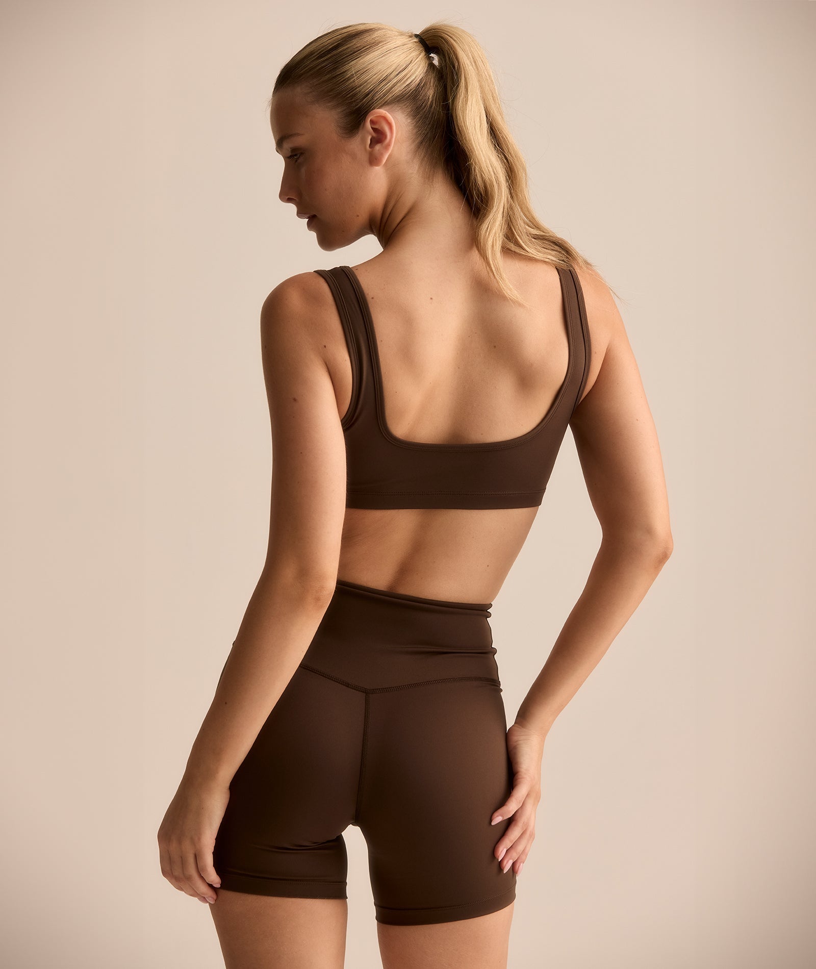 SPORTS BRA - CHOC - tjuso