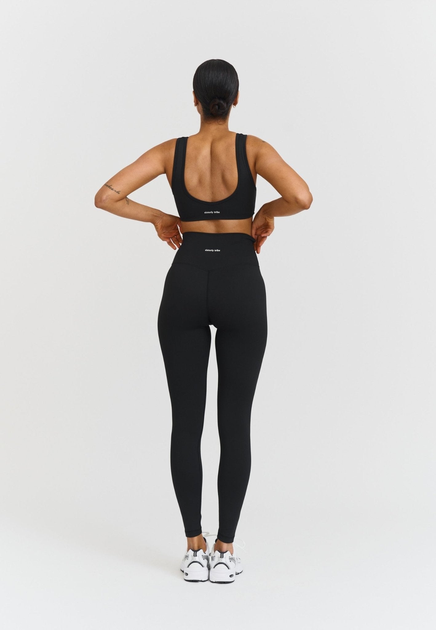 Deep V - Neck Bra - Black - tjuso