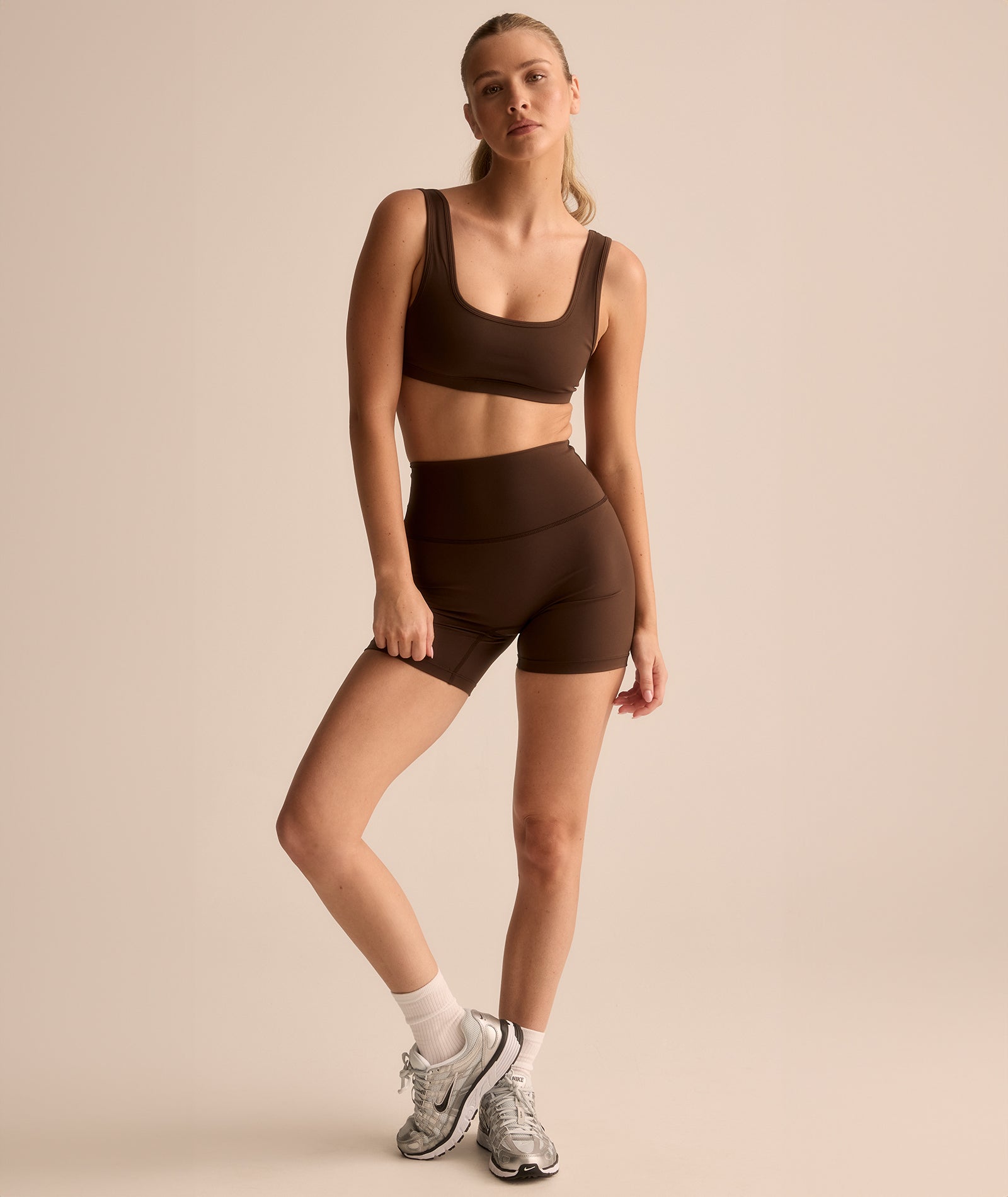 SPORTS BRA - CHOC - tjuso